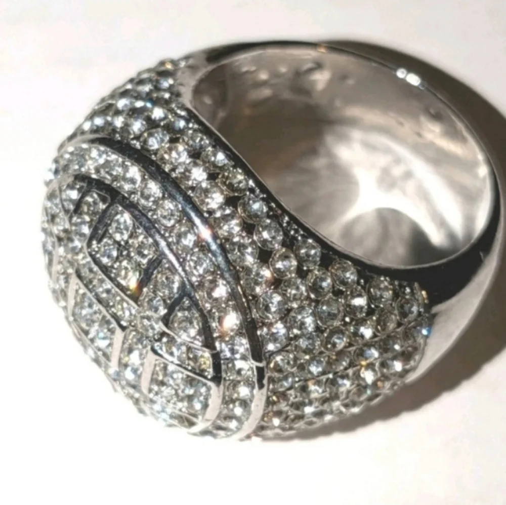 Elegant Silver Mens Ring Sz 9
